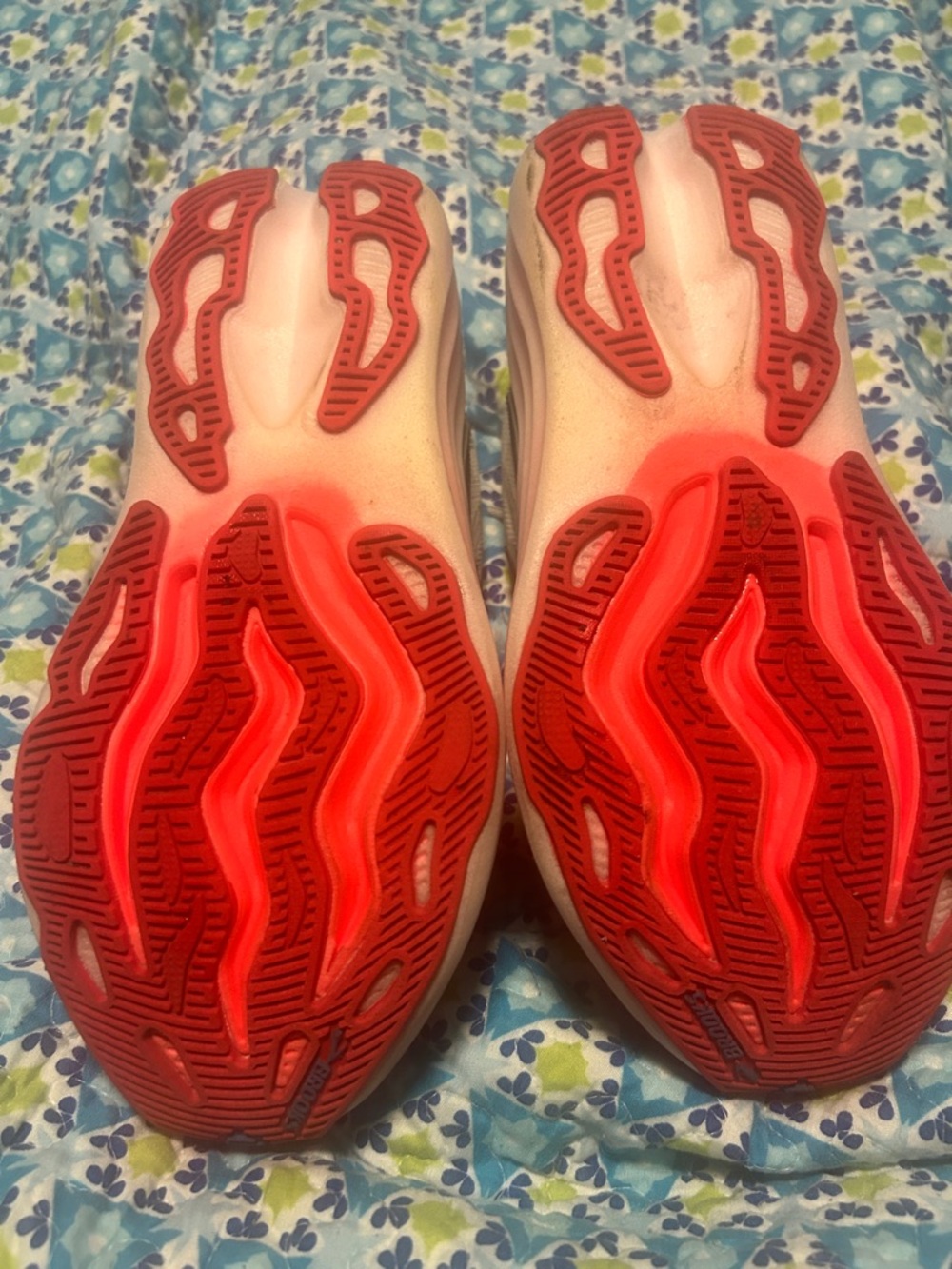 Women’s White Athletic!Brooks glycerin max size 7 - Picture 6 of 9